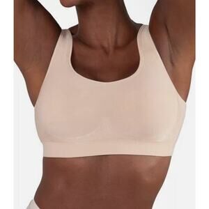 Truekind Everyday Comfort Straps Wireless Shaping Bra Medium